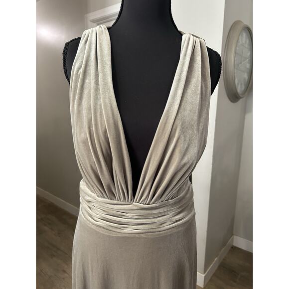 $229 NWT Revelry Dylan Velvet Bridesmaid Dress Silver Sage Maxi 46 in Size 10 - Picture 3 of 10